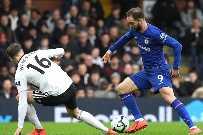 东契奇30+10助攻詹姆斯砍30分，湖人客场111-103力克鹈鹕