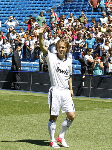 詹姆斯经纪公司有意将骑士队德安德烈·亨特，交易至湖人或黄蜂