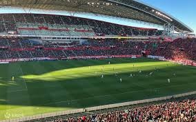 铃木一朗在水手队主场开幕战上演高难度接杀